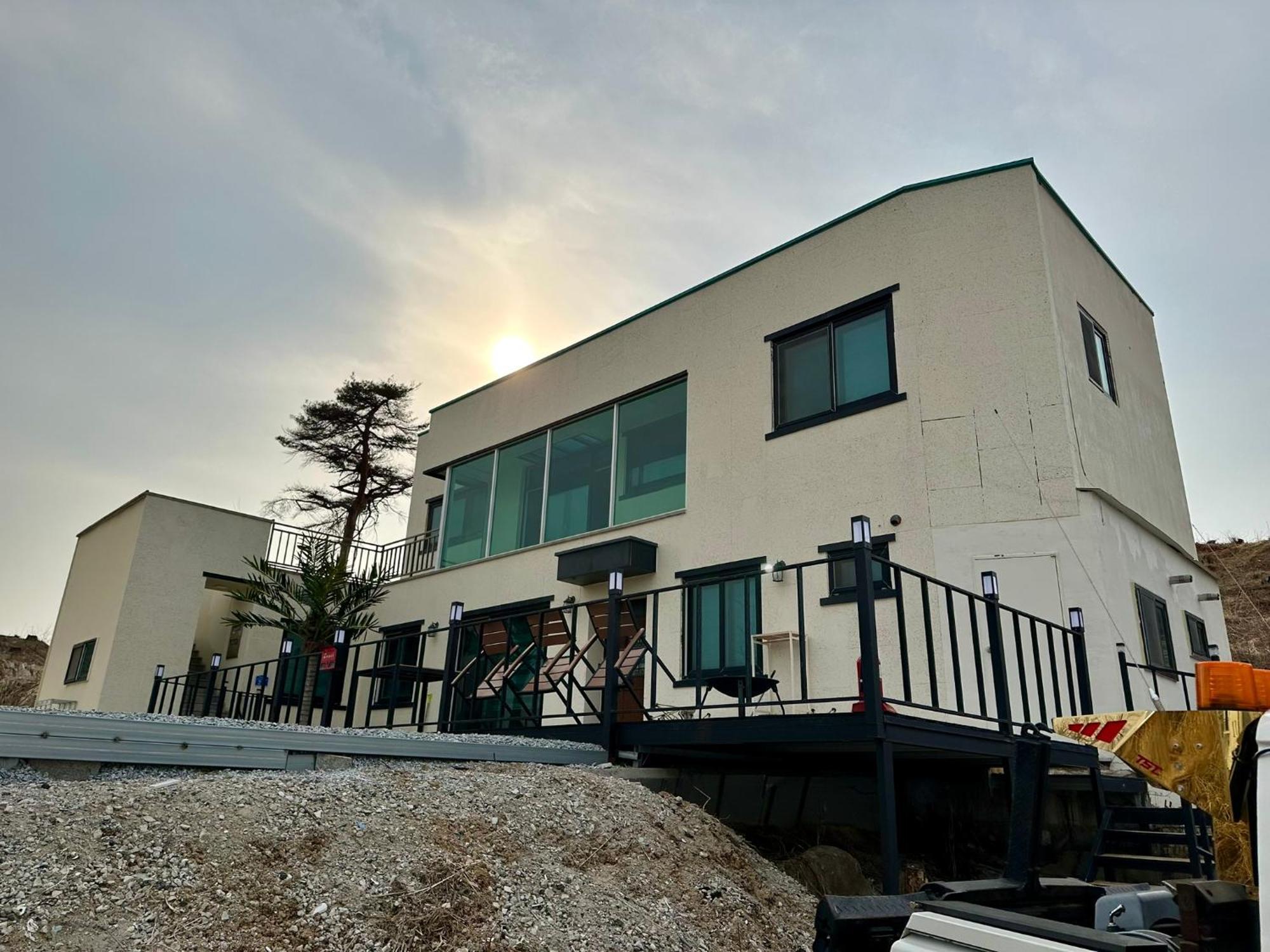 Fullhouse 6To10 Bed & Breakfast Gangneung Luaran gambar