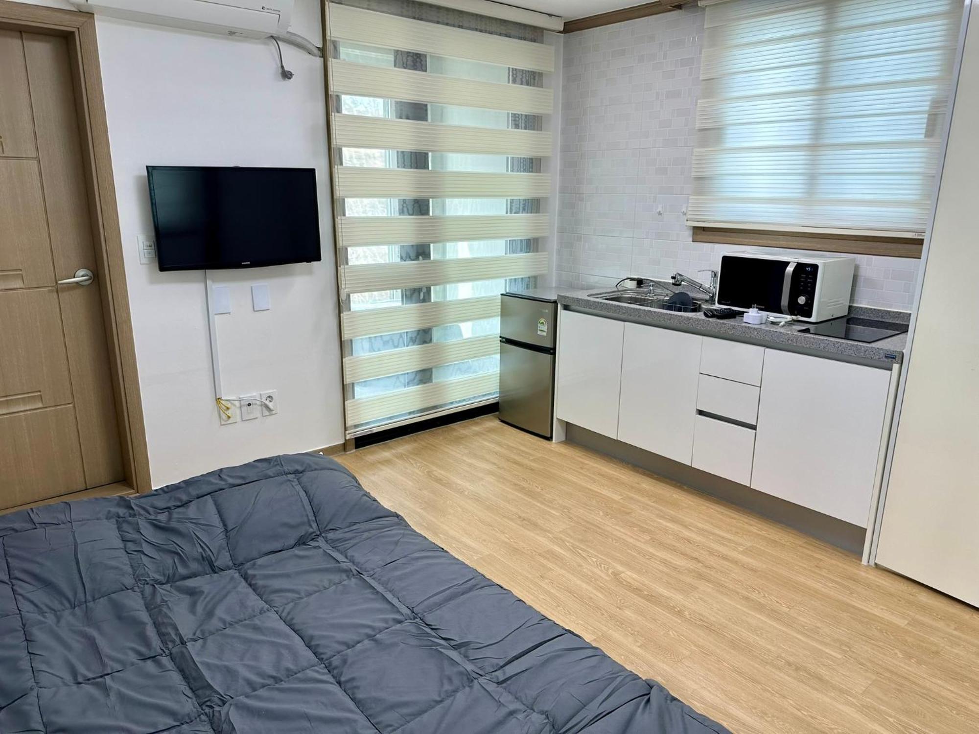 Fullhouse 6To10 Bed & Breakfast Gangneung Luaran gambar