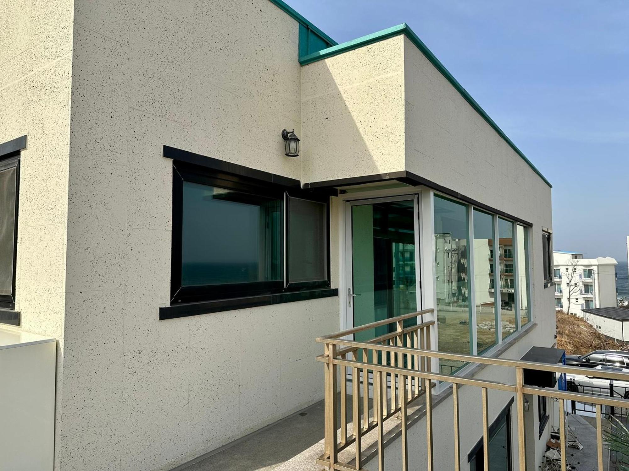 Fullhouse 6To10 Bed & Breakfast Gangneung Luaran gambar