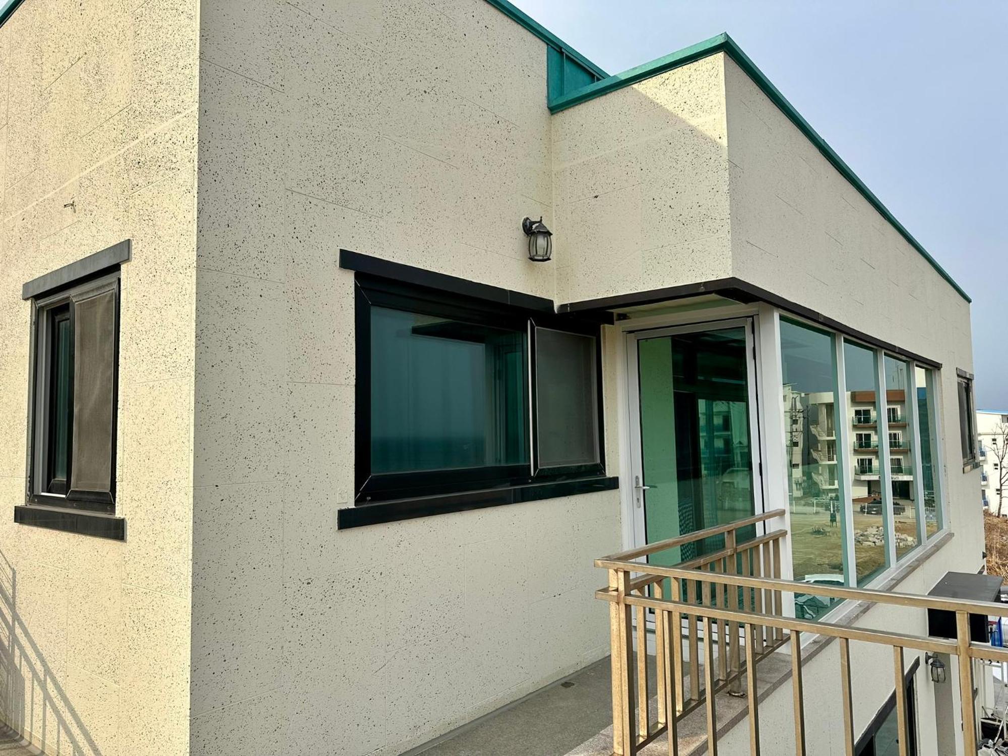 Fullhouse 6To10 Bed & Breakfast Gangneung Luaran gambar